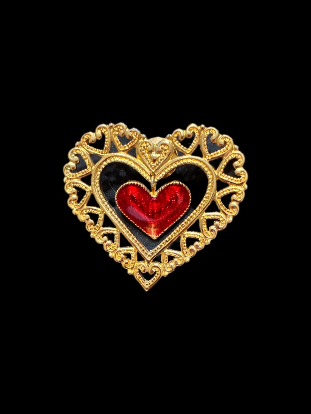 Vintage EUC Dangling RED Enamel Heart
In FRAME PIN Brooch Goldtone Post Back